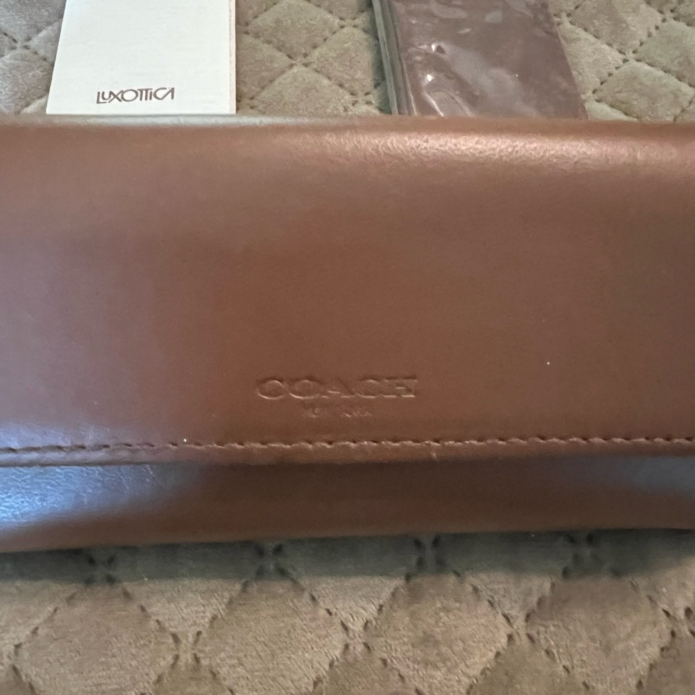 COACH SUNGLASSES - Picture 4 of 7